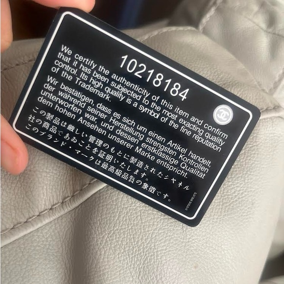 CHANEL bag hasn’t been used in good condition - Picture 10 of 10